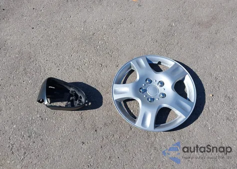 2018 Toyota Corolla Le from USA, damaged, VIN 2T1BURHE8JC038374